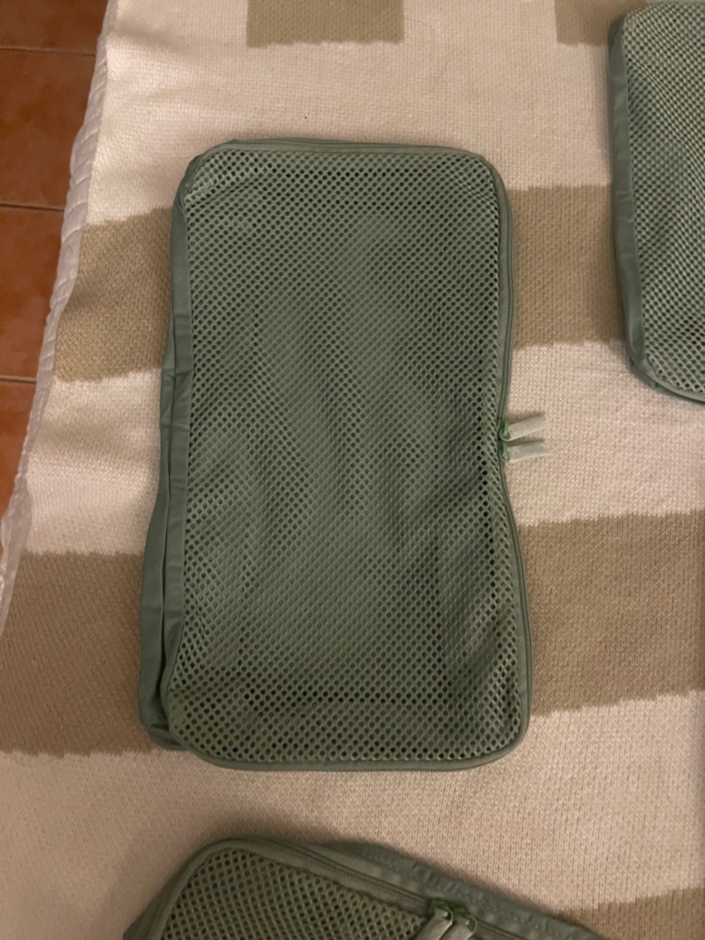 Set of 5 Sage Green Packing Cubes - Picture 5 of 6